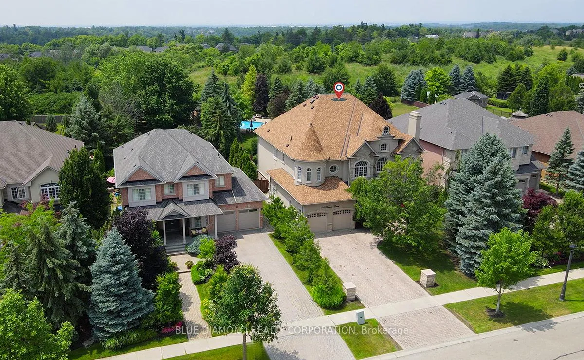 Photo 3 of 56 Weaver Court, Vaughan, Kleinburg — HOMEH