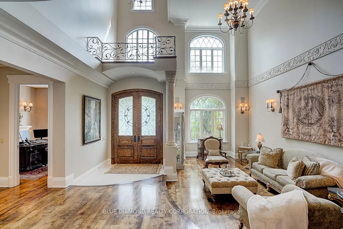 Photo 7 of 56 Weaver Court, Vaughan, Kleinburg — HOMEH