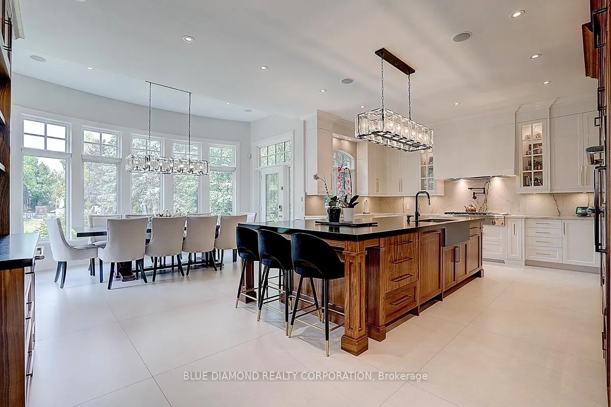Photo 16 of 56 Weaver Court, Vaughan, Kleinburg — HOMEH