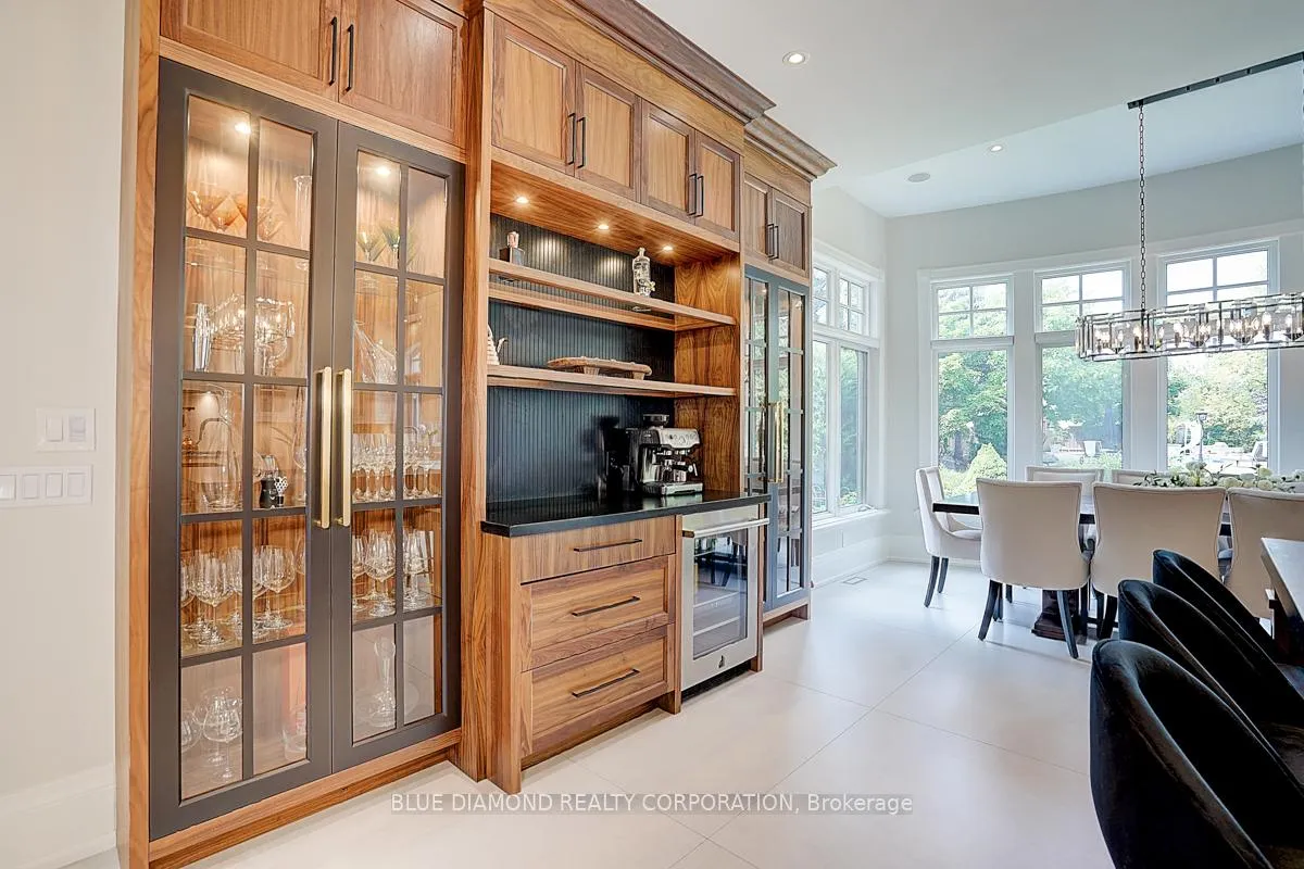 Photo 18 of 56 Weaver Court, Vaughan, Kleinburg — HOMEH