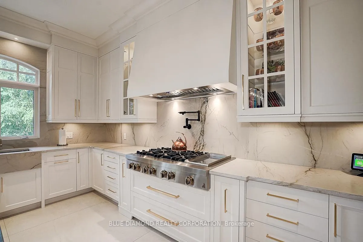 Photo 19 of 56 Weaver Court, Vaughan, Kleinburg — HOMEH