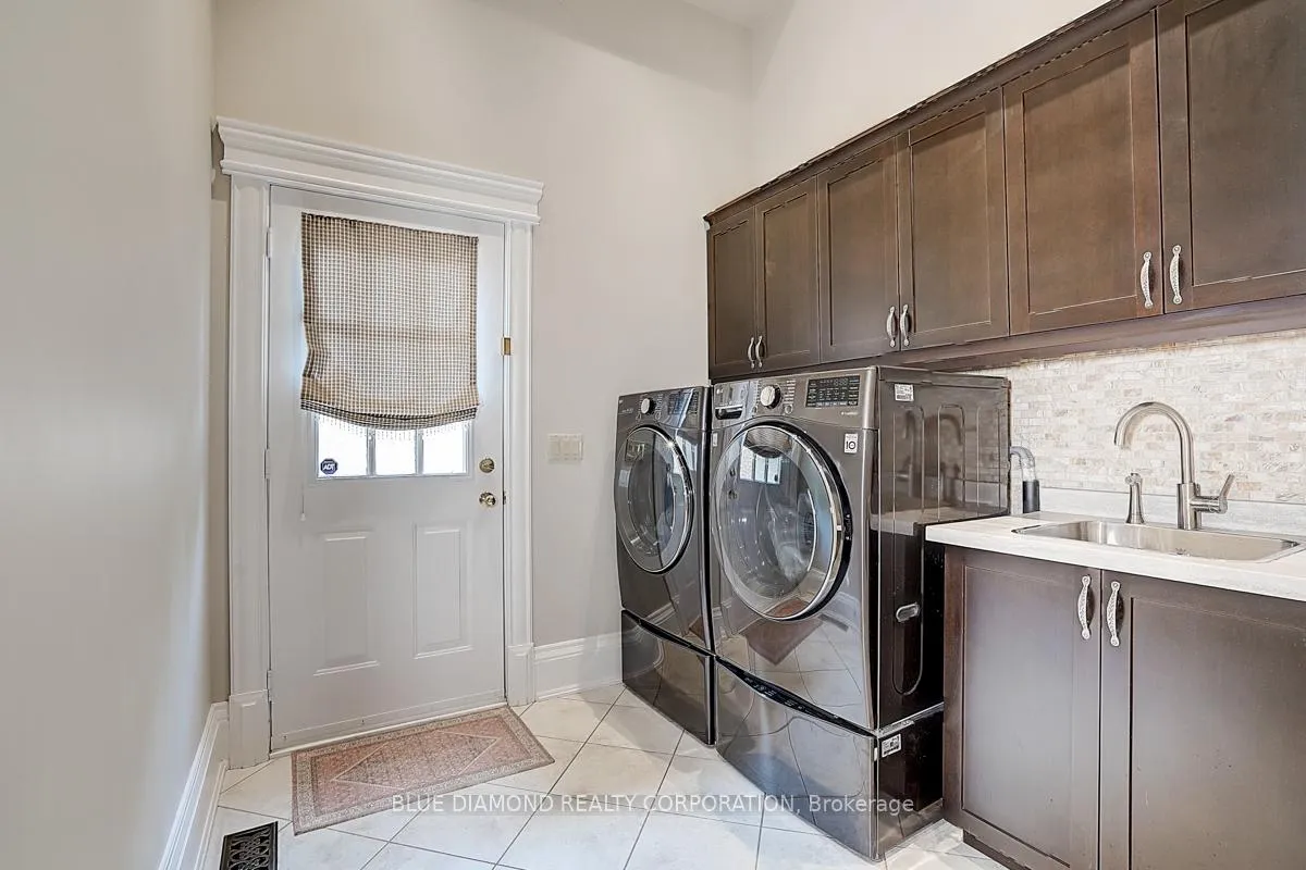 Photo 22 of 56 Weaver Court, Vaughan, Kleinburg — HOMEH