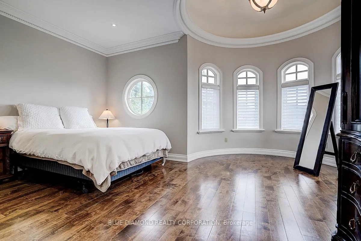 Photo 28 of 56 Weaver Court, Vaughan, Kleinburg — HOMEH