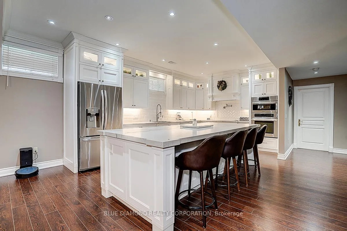 Photo 30 of 56 Weaver Court, Vaughan, Kleinburg — HOMEH