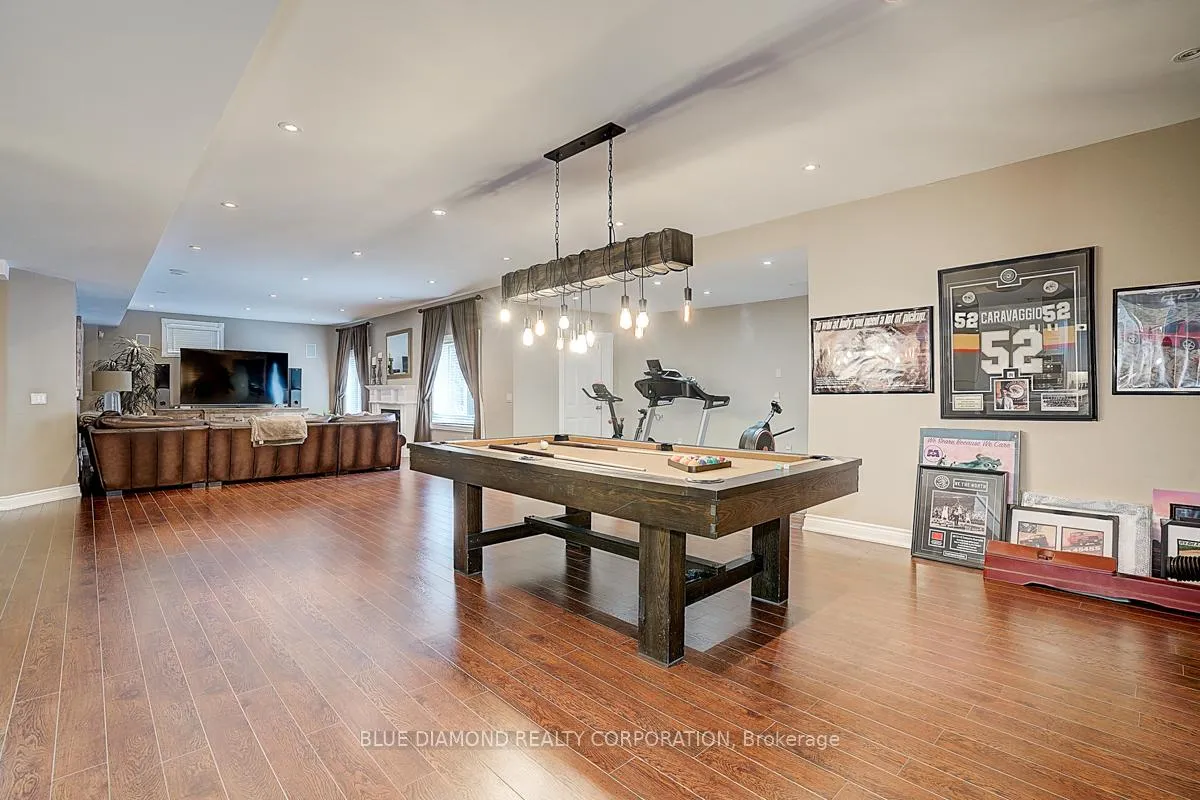 Photo 35 of 56 Weaver Court, Vaughan, Kleinburg — HOMEH