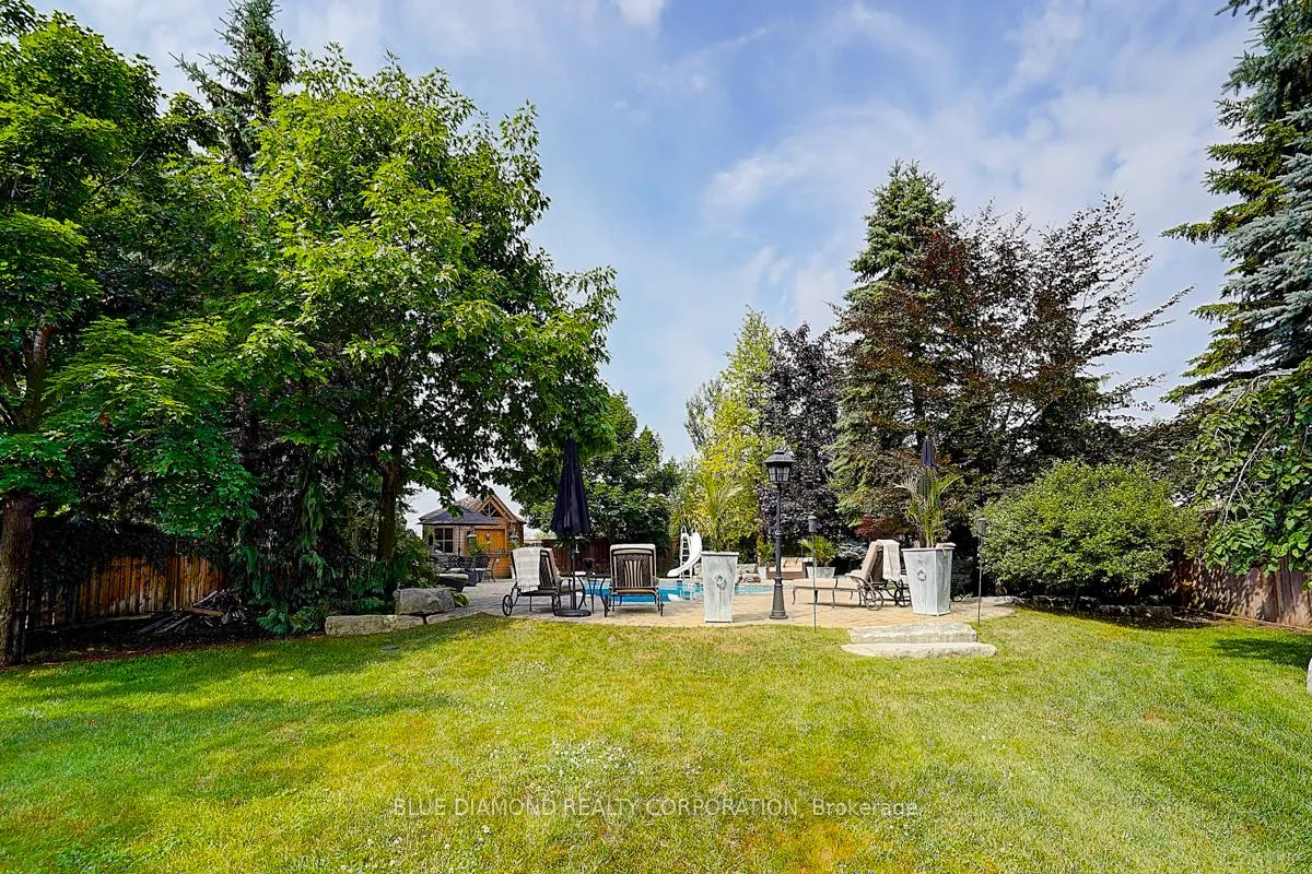 Photo 36 of 56 Weaver Court, Vaughan, Kleinburg — HOMEH
