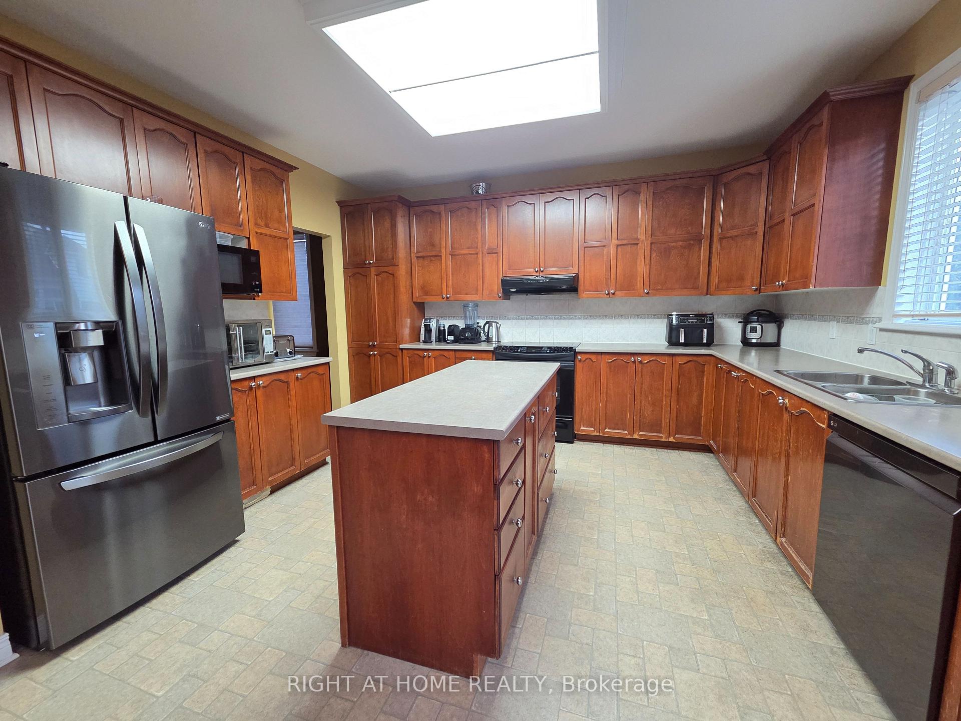 Photo 11 of 96 Maple Stand Way, Ottawa, Barrhaven East — HOMEH