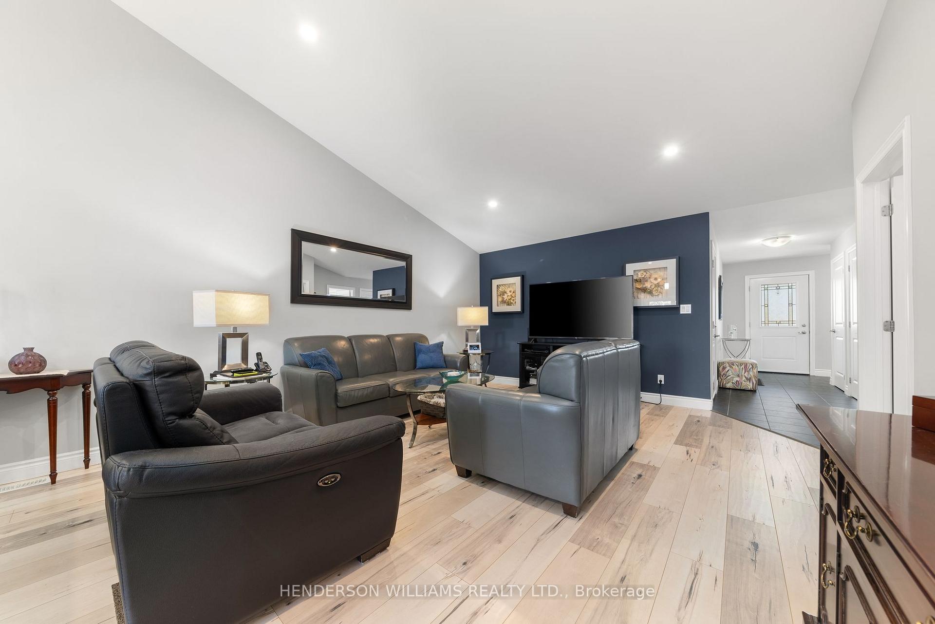 Photo 13 of 84 Farrington Crescent, Prince Edward County, Picton Ward — HOMEH