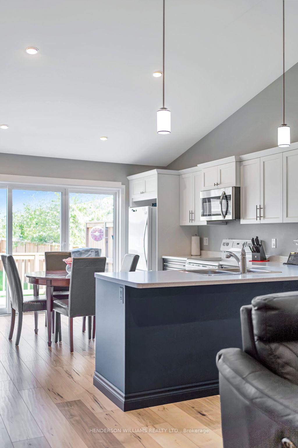 Photo 16 of 84 Farrington Crescent, Prince Edward County, Picton Ward — HOMEH