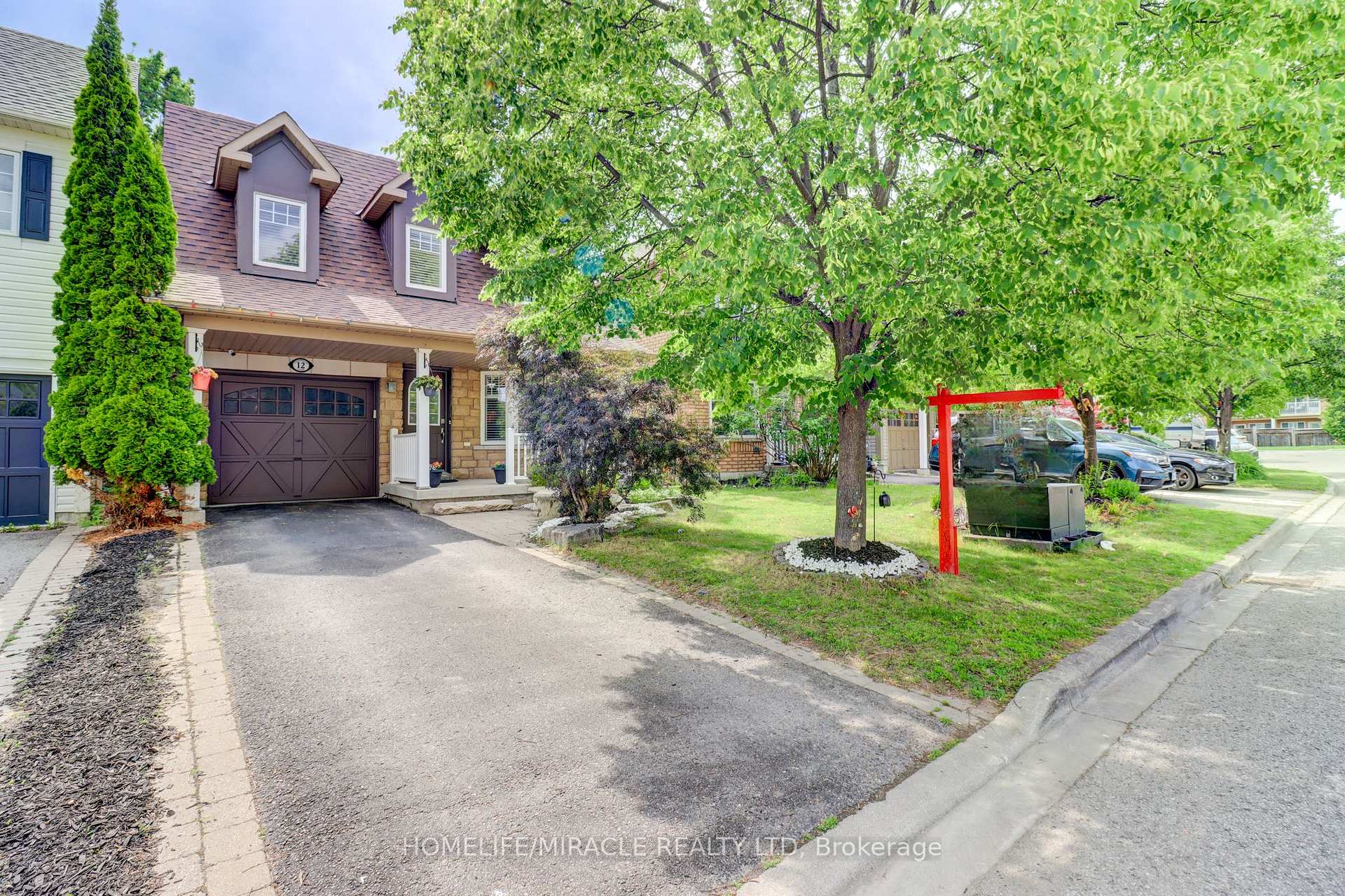Photo 2 of 12 Breezewood Court, Whitby, Brooklin — HOMEH