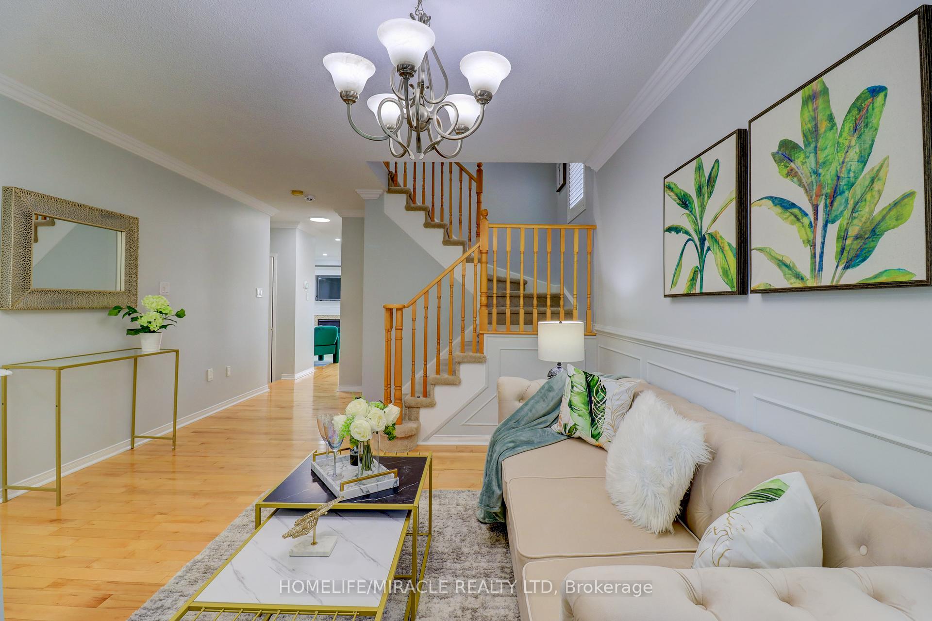 Photo 8 of 12 Breezewood Court, Whitby, Brooklin — HOMEH