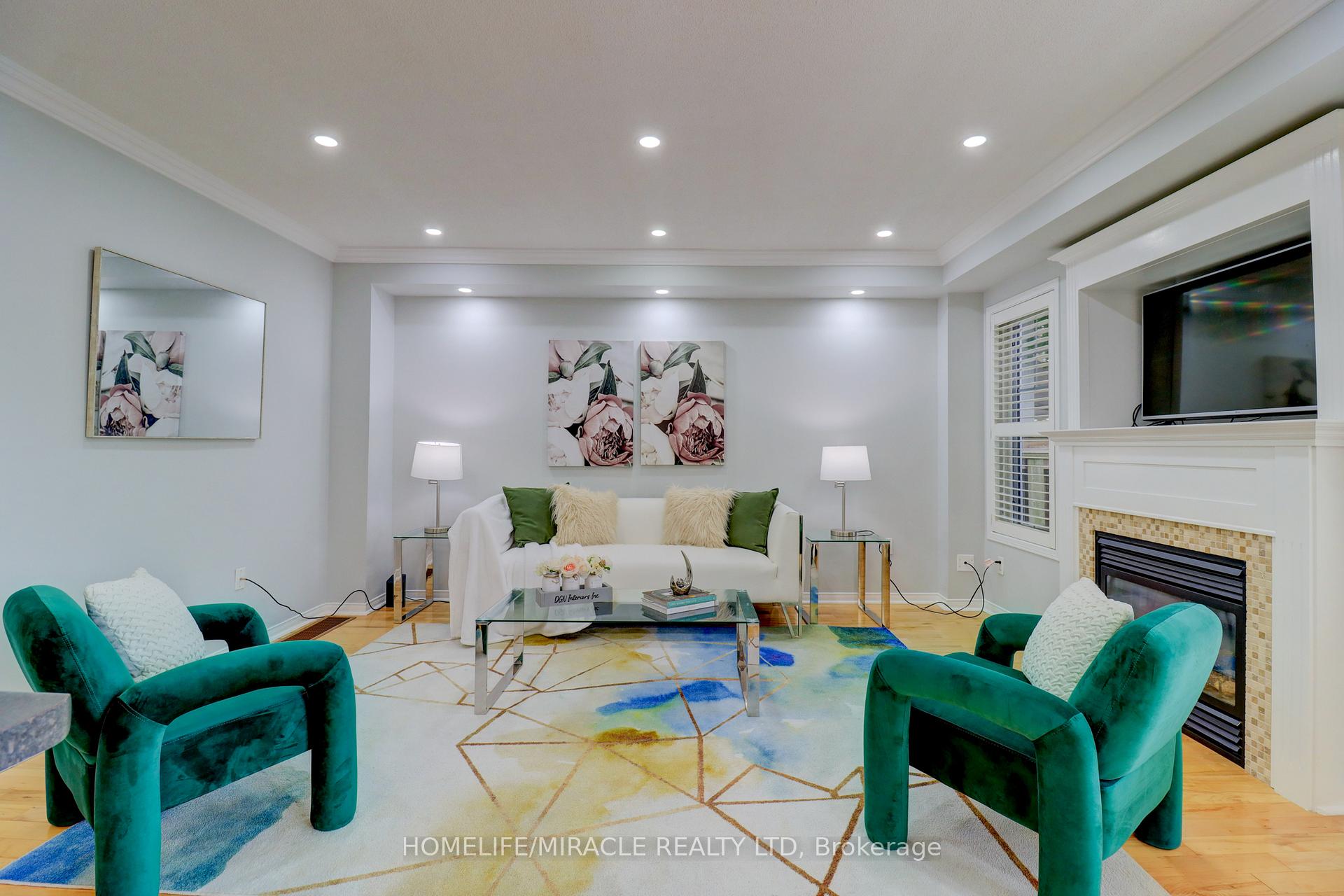 Photo 12 of 12 Breezewood Court, Whitby, Brooklin — HOMEH
