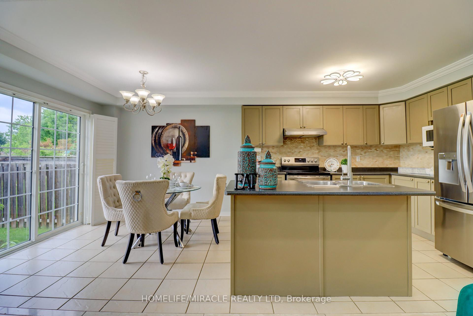 Photo 15 of 12 Breezewood Court, Whitby, Brooklin — HOMEH