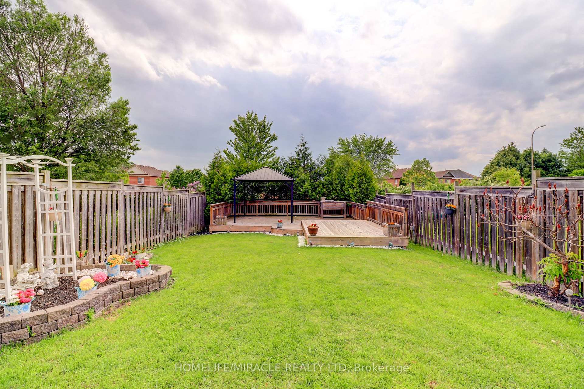 Photo 29 of 12 Breezewood Court, Whitby, Brooklin — HOMEH