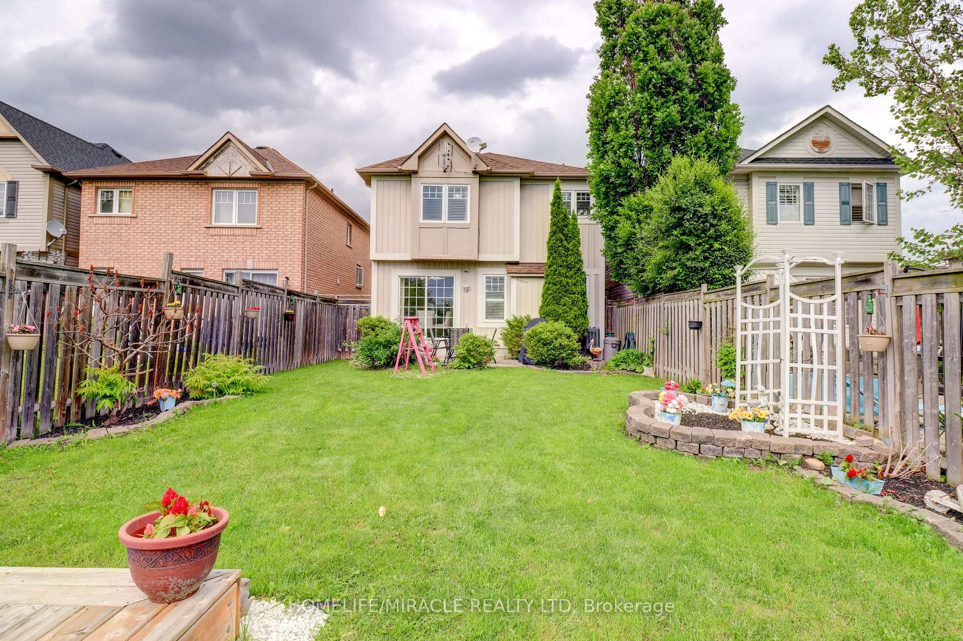 Photo 32 of 12 Breezewood Court, Whitby, Brooklin — HOMEH
