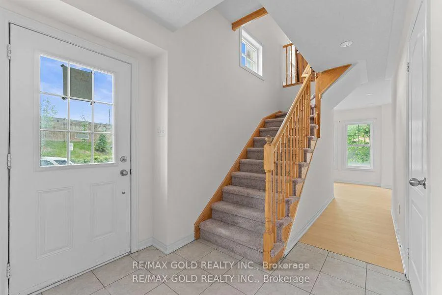 Photo 6 of Unit 25, 10 Porter Avenue W, Vaughan, West Woodbridge — HOMEH