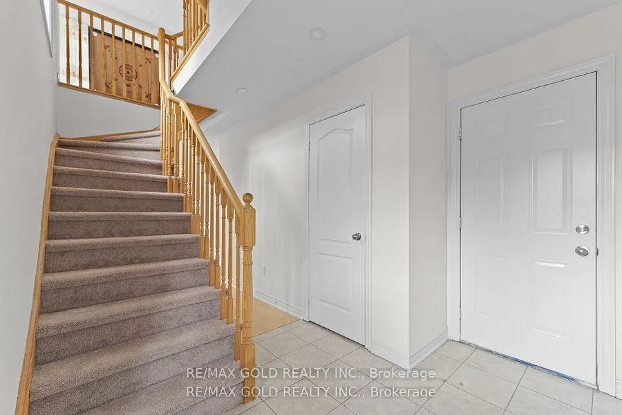 Photo 7 of Unit 25, 10 Porter Avenue W, Vaughan, West Woodbridge — HOMEH