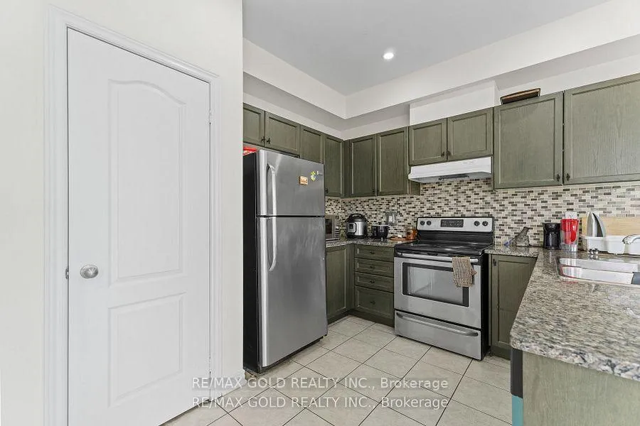Photo 16 of Unit 25, 10 Porter Avenue W, Vaughan, West Woodbridge — HOMEH