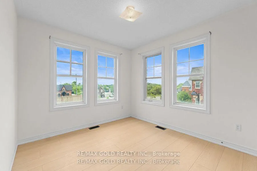 Photo 22 of Unit 25, 10 Porter Avenue W, Vaughan, West Woodbridge — HOMEH