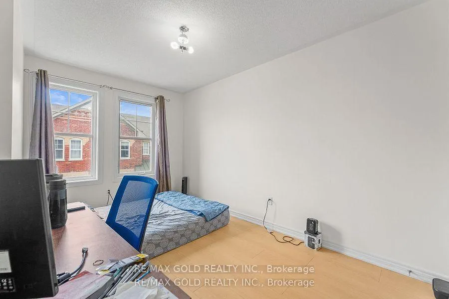 Photo 24 of Unit 25, 10 Porter Avenue W, Vaughan, West Woodbridge — HOMEH