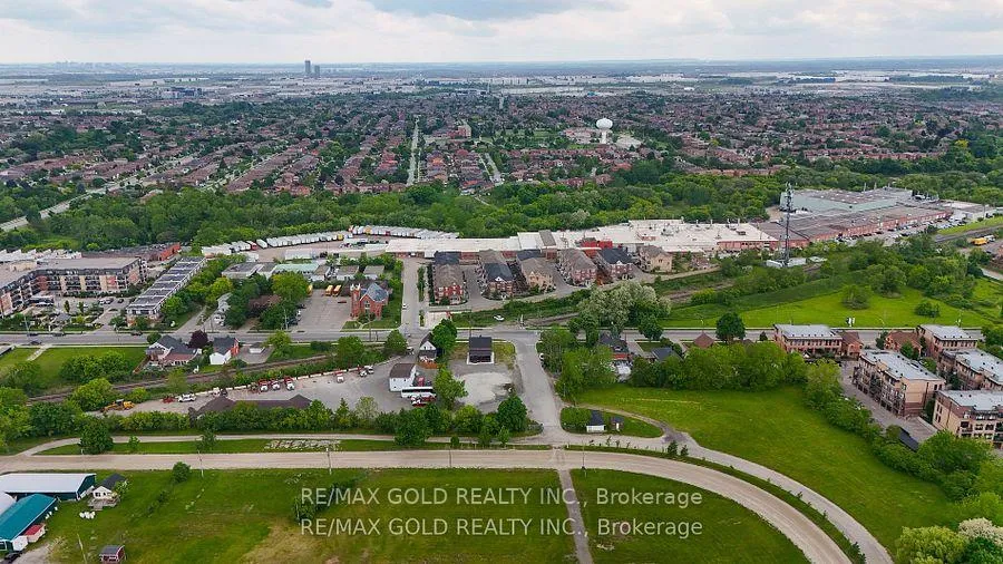 Photo 38 of Unit 25, 10 Porter Avenue W, Vaughan, West Woodbridge — HOMEH