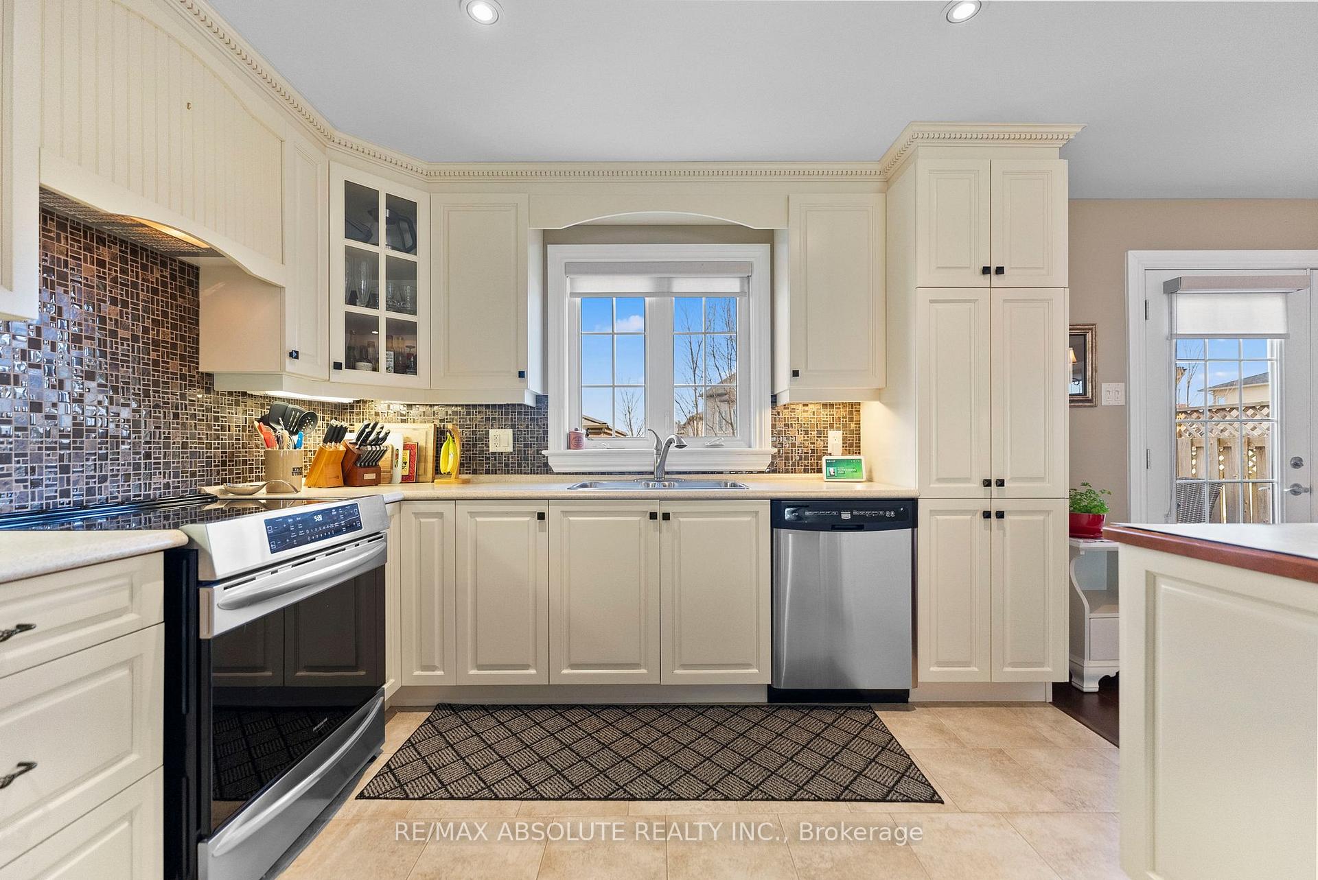 Photo 18 of 150 Ida Street S, Arnprior — HOMEH