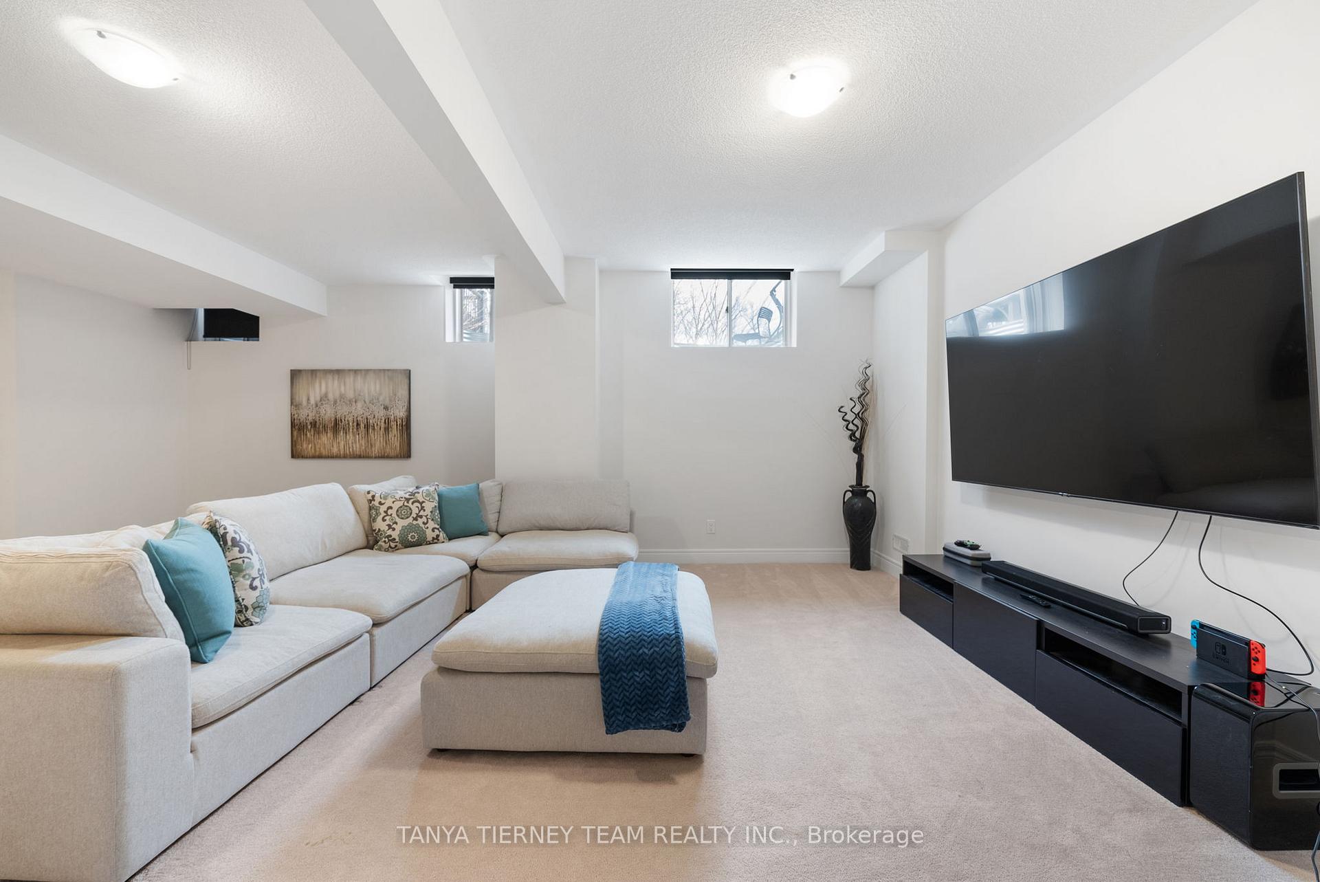 Photo 39 of 52 Blenheim Circle, Whitby, Williamsburg — HOMEH