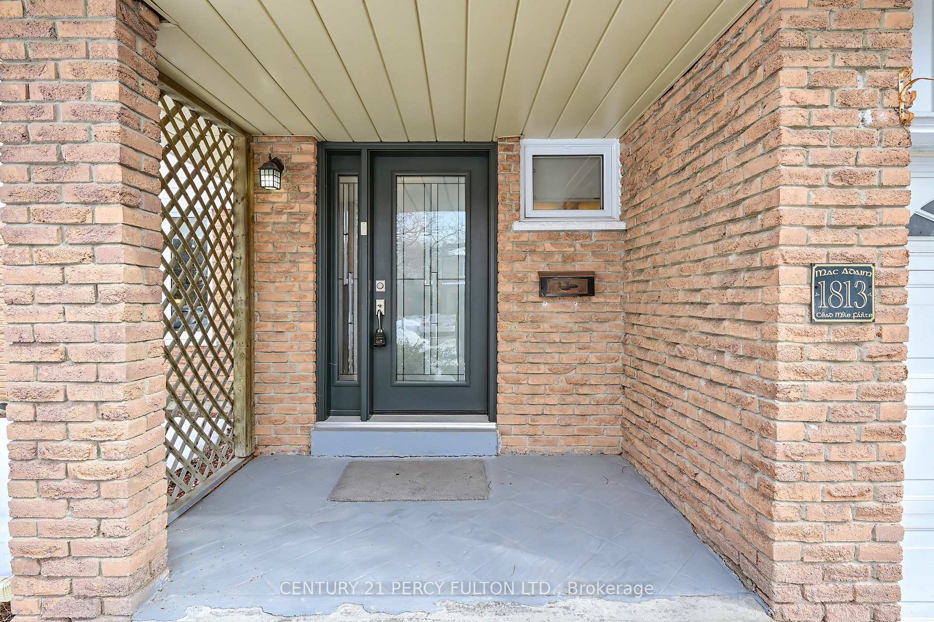 Photo 4 of 1813 Bronte Square, Pickering, Liverpool — HOMEH