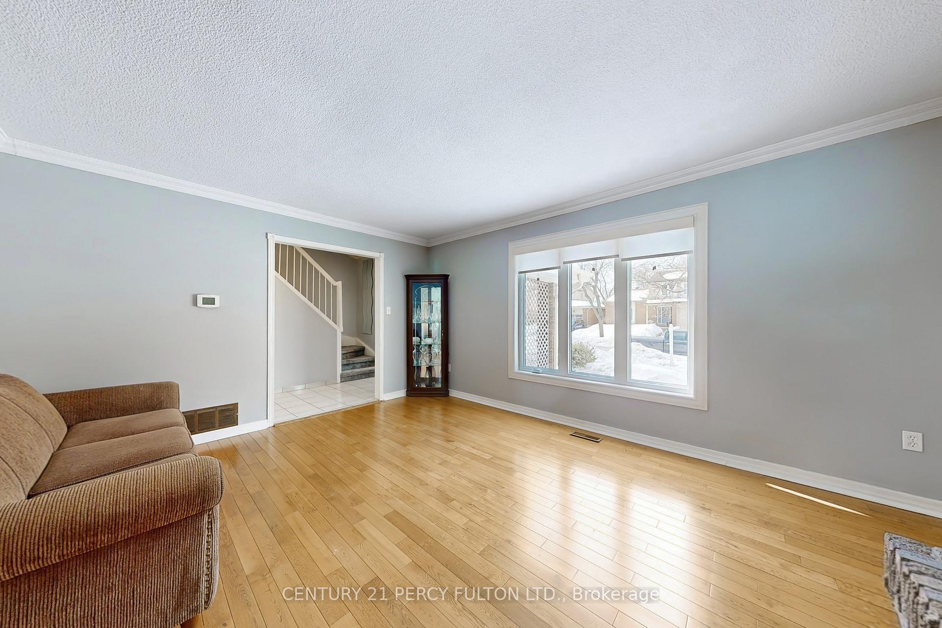 Photo 5 of 1813 Bronte Square, Pickering, Liverpool — HOMEH