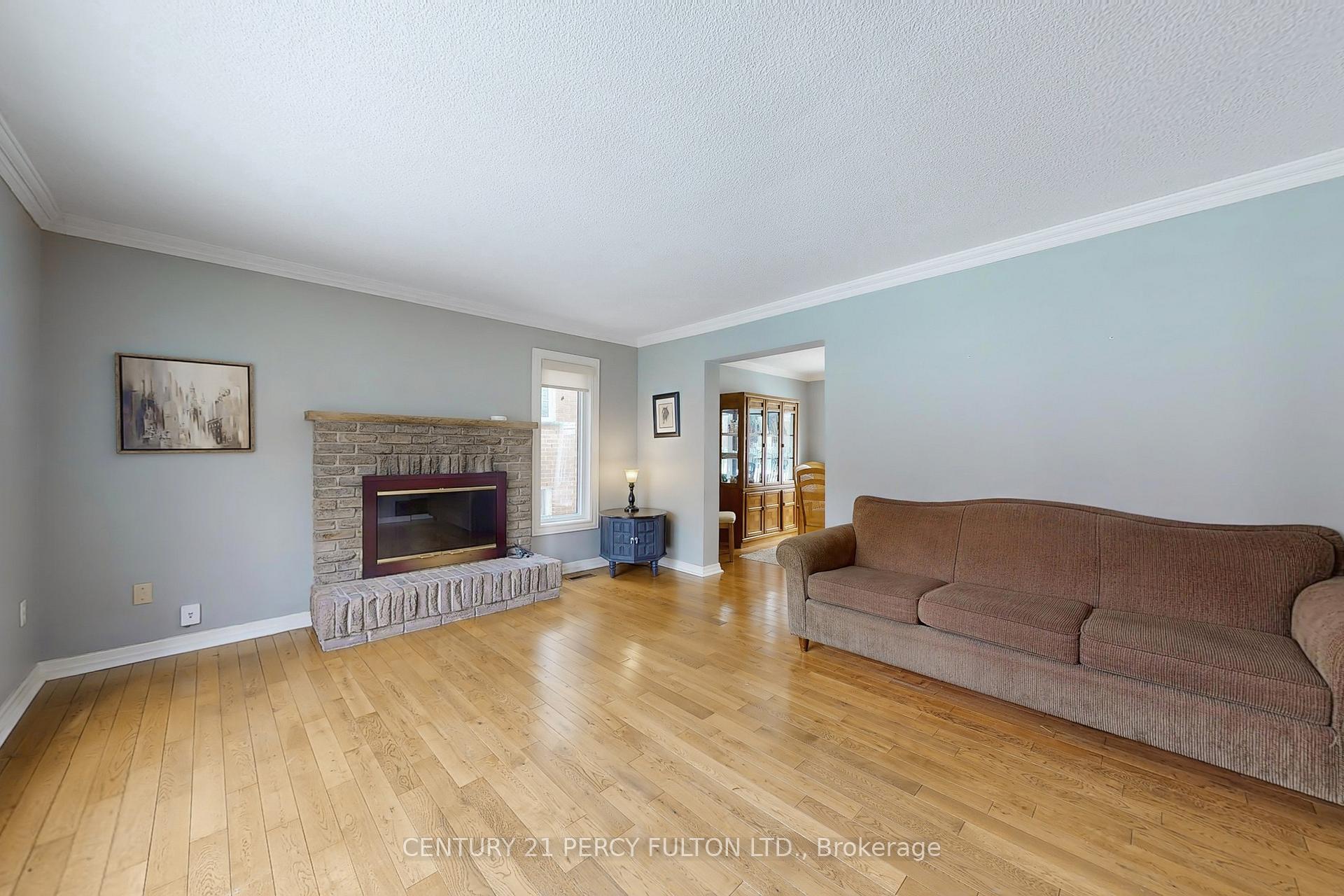 Photo 7 of 1813 Bronte Square, Pickering, Liverpool — HOMEH