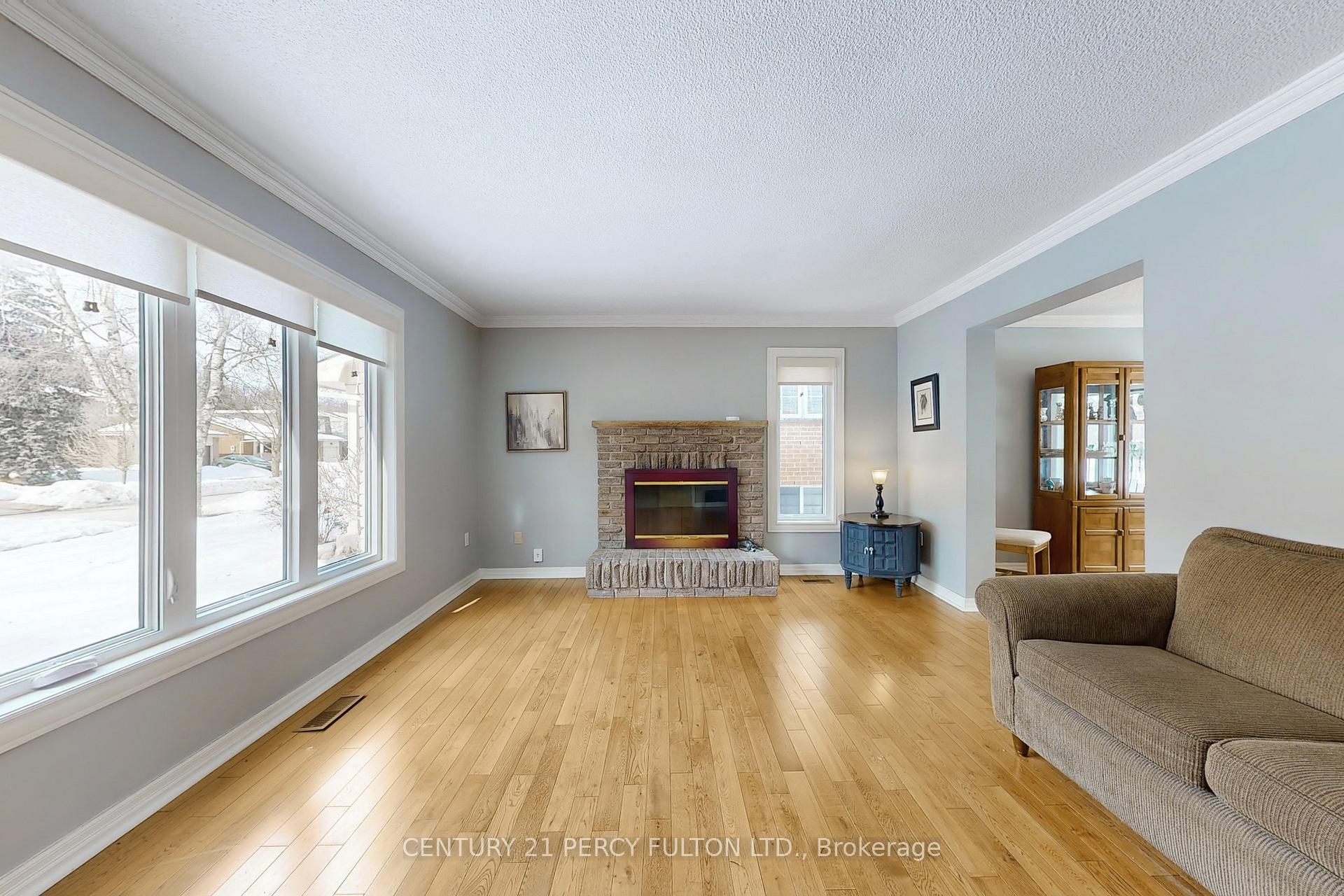 Photo 8 of 1813 Bronte Square, Pickering, Liverpool — HOMEH