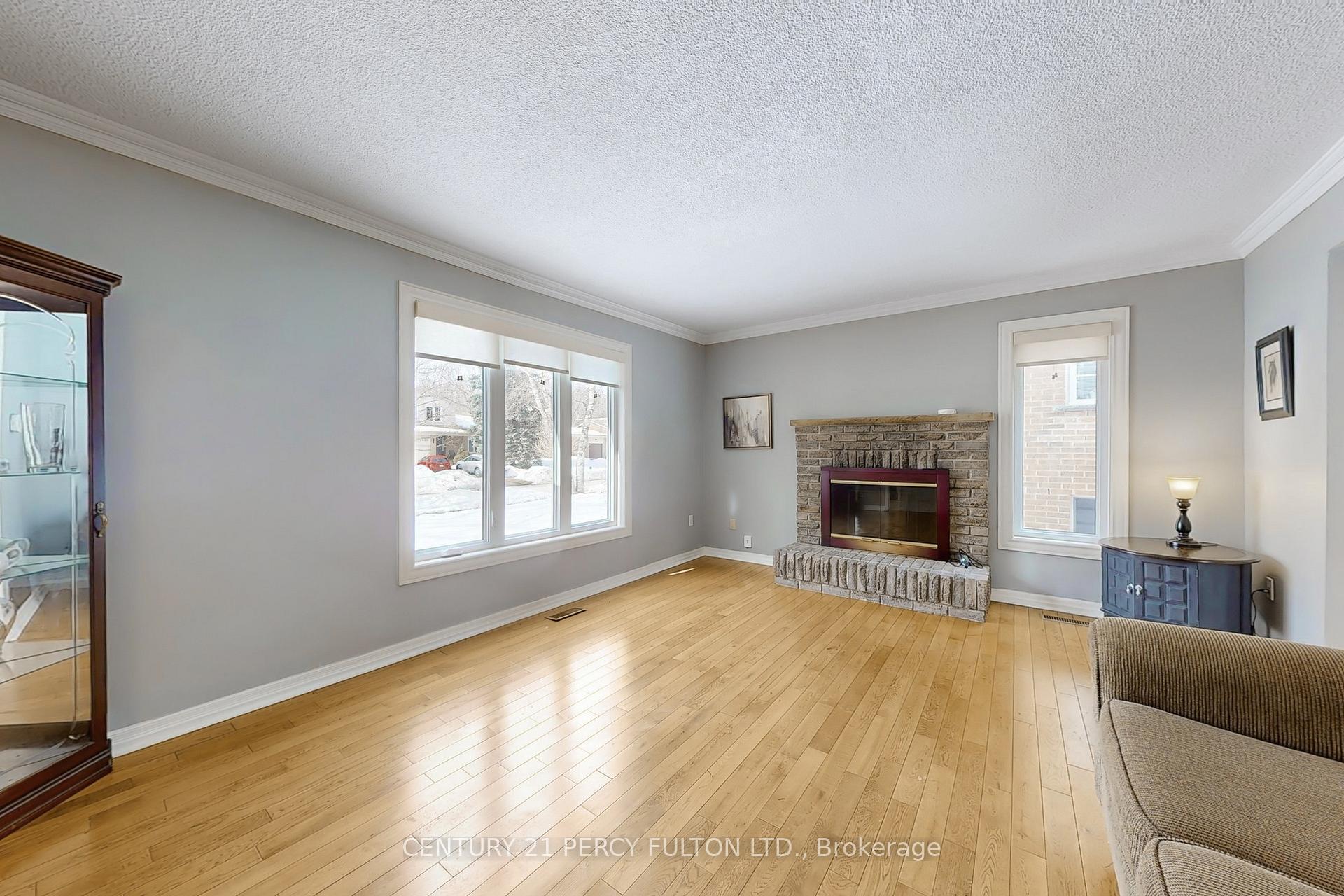 Photo 9 of 1813 Bronte Square, Pickering, Liverpool — HOMEH