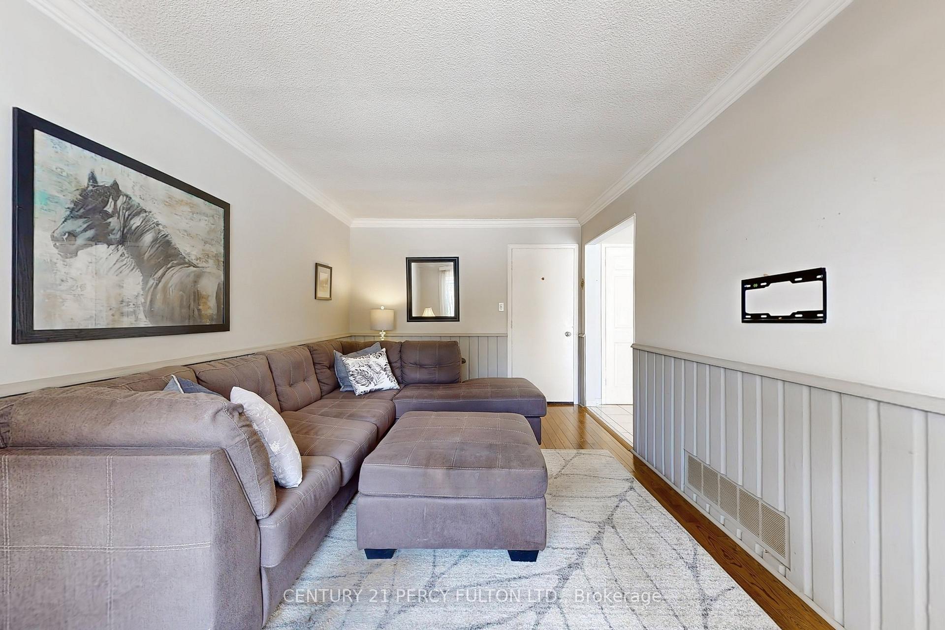 Photo 12 of 1813 Bronte Square, Pickering, Liverpool — HOMEH