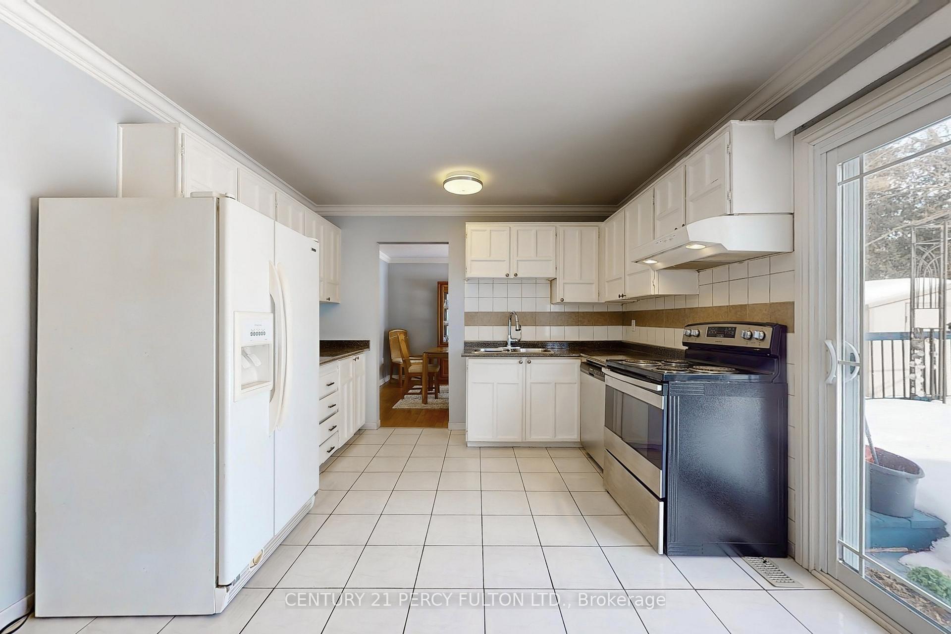 Photo 15 of 1813 Bronte Square, Pickering, Liverpool — HOMEH