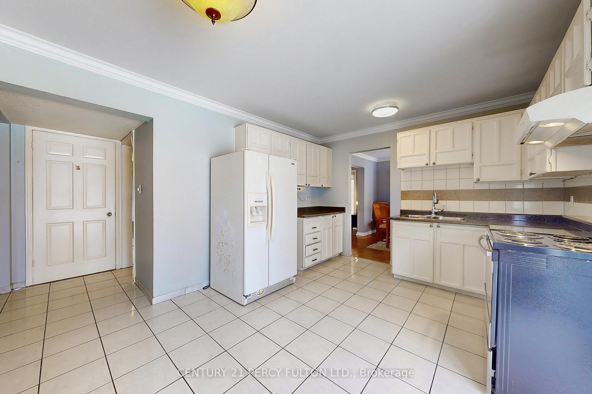 Photo 19 of 1813 Bronte Square, Pickering, Liverpool — HOMEH