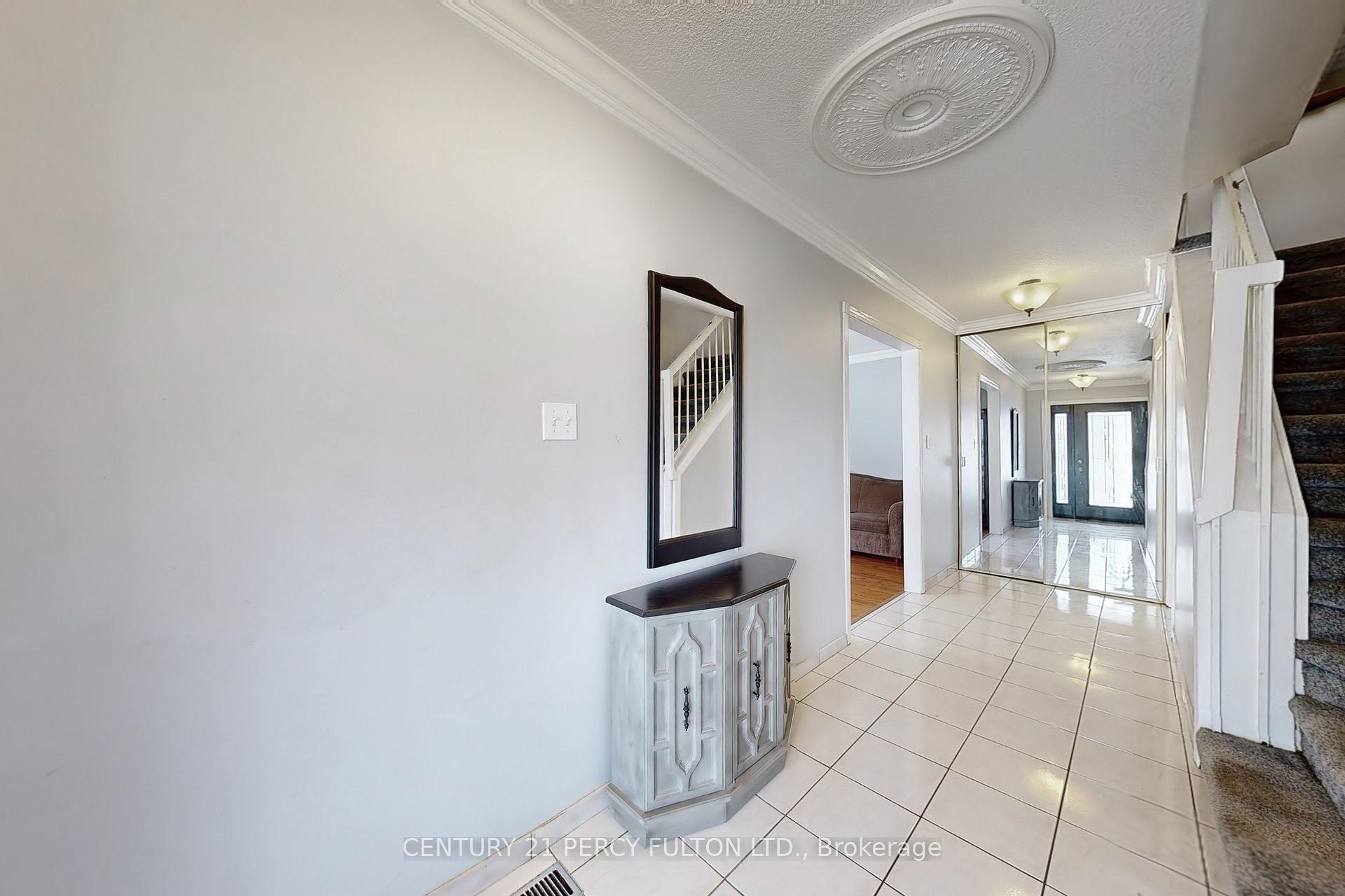 Photo 21 of 1813 Bronte Square, Pickering, Liverpool — HOMEH