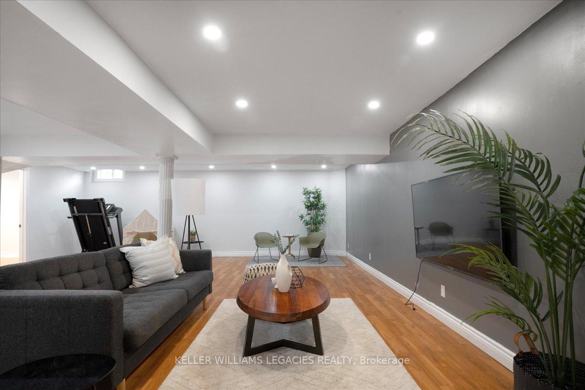 Photo 18 of 2369 Wildwood Crescent, Pickering, Brock Ridge — HOMEH