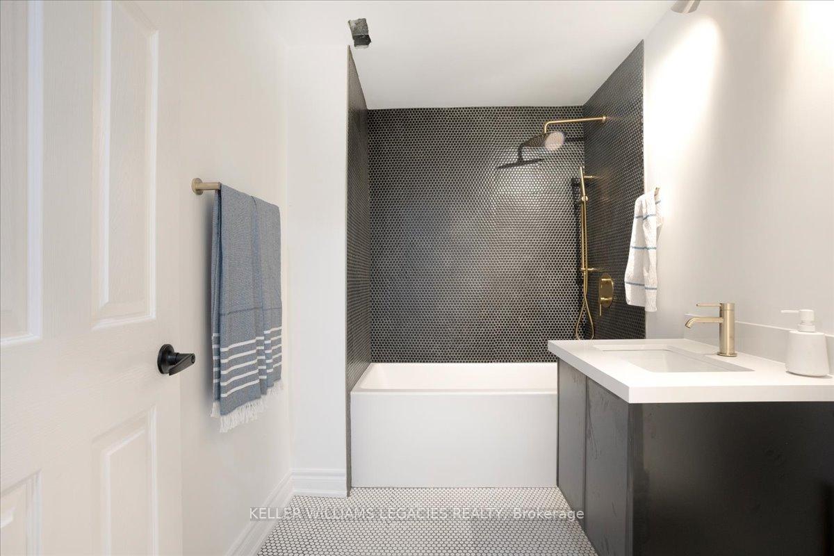Photo 19 of 2369 Wildwood Crescent, Pickering, Brock Ridge — HOMEH