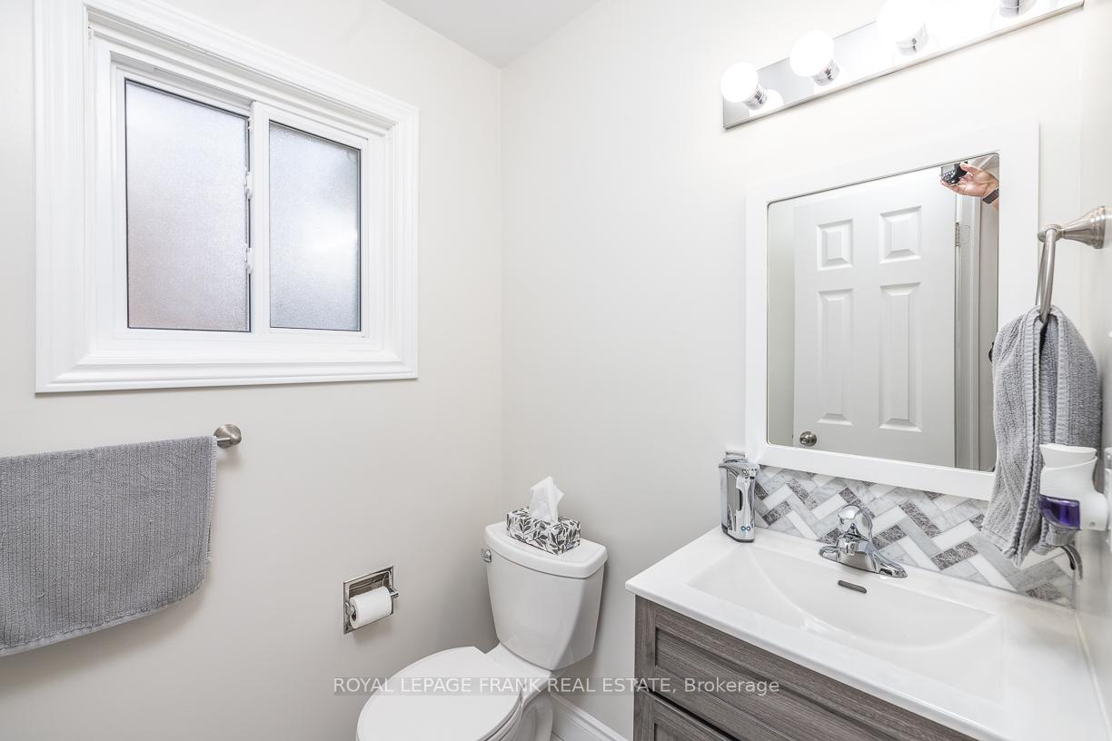Photo 10 of 15 Radford Drive, Ajax, Central West — HOMEH