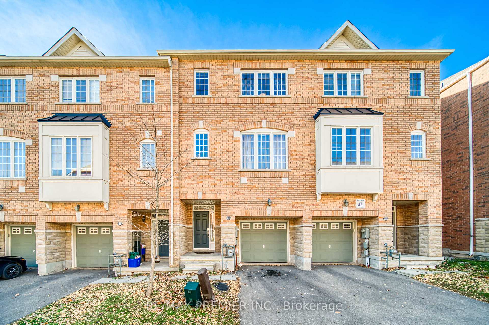 Front of Unit 8, 151 Silverwood Avenue