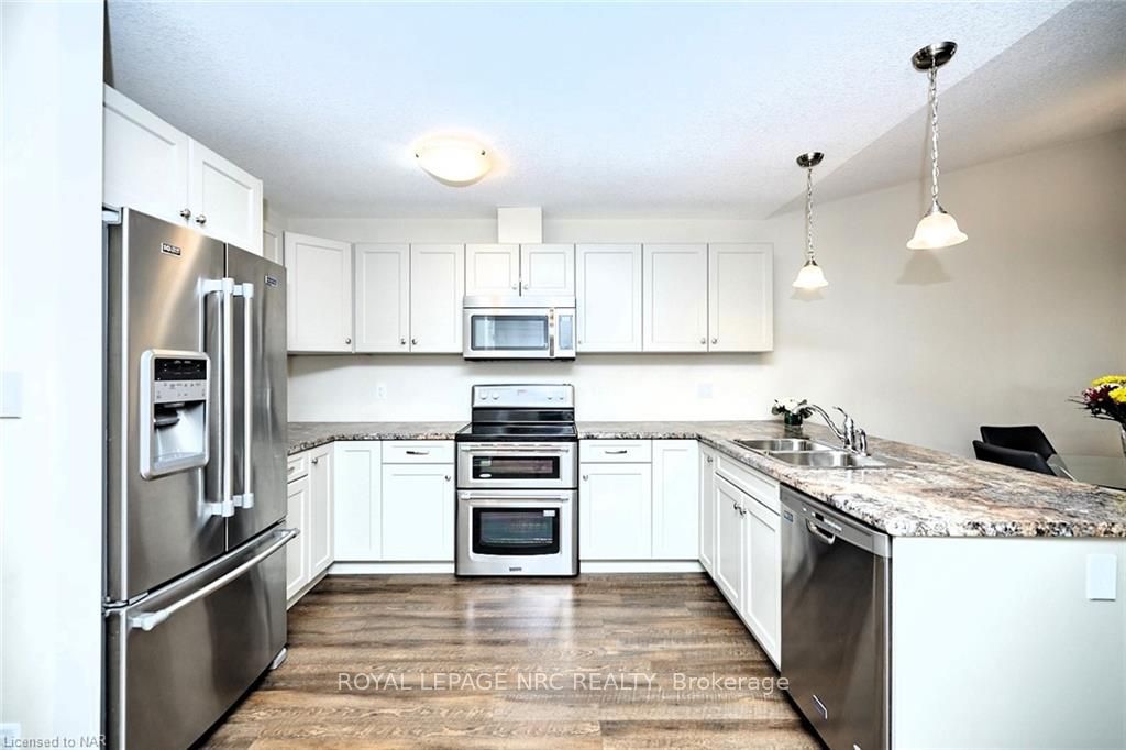 Photo 7 of 133 Roselawn Crescent, Welland, Coyle Creek — HOMEH