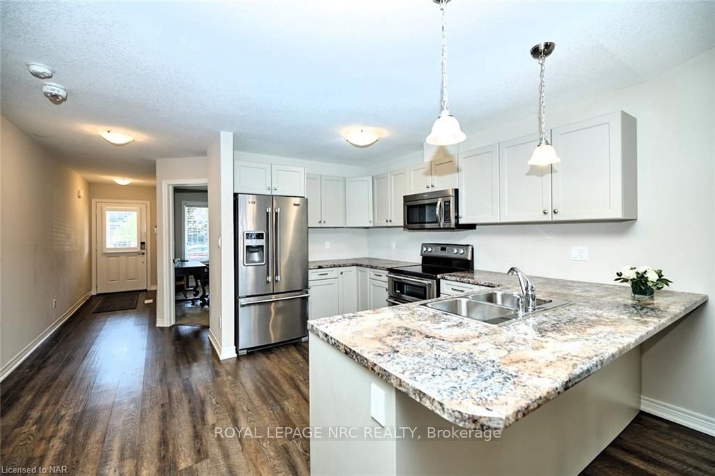 Photo 9 of 133 Roselawn Crescent, Welland, Coyle Creek — HOMEH