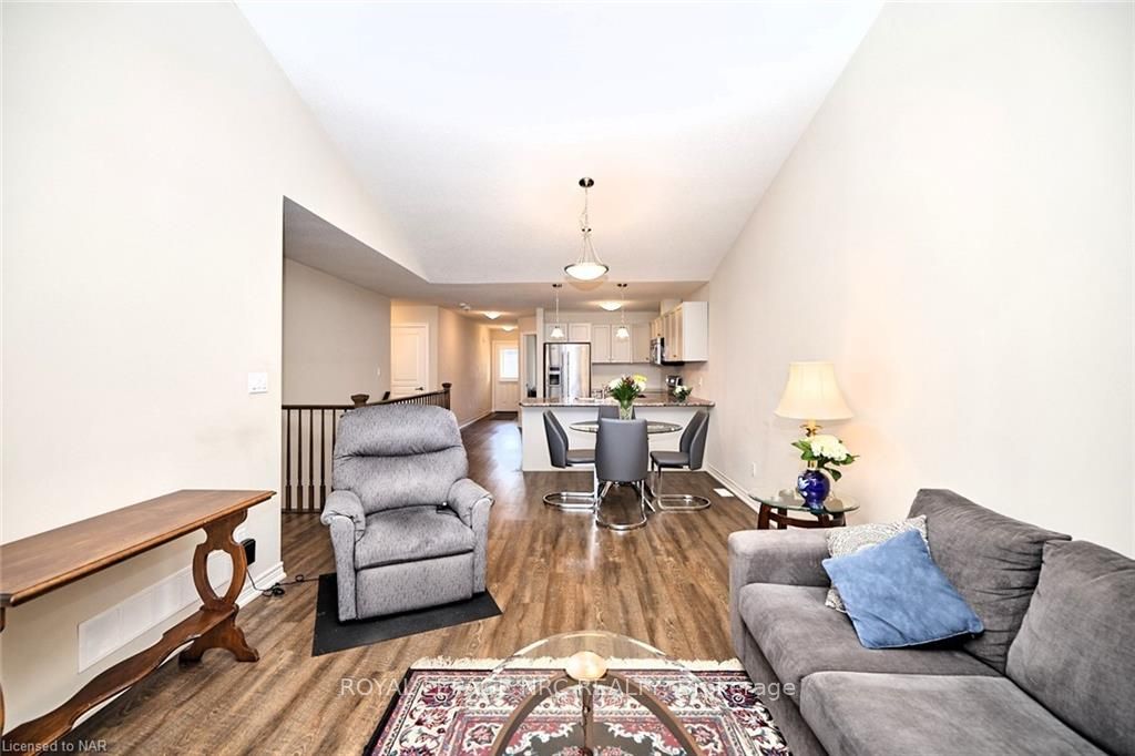 Photo 13 of 133 Roselawn Crescent, Welland, Coyle Creek — HOMEH