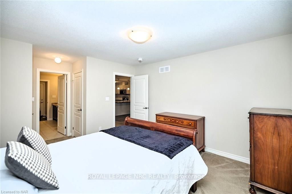Photo 17 of 133 Roselawn Crescent, Welland, Coyle Creek — HOMEH