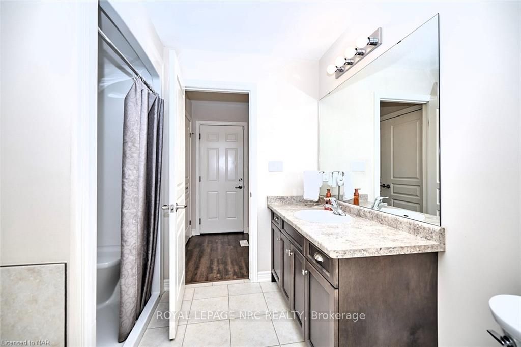 Photo 19 of 133 Roselawn Crescent, Welland, Coyle Creek — HOMEH