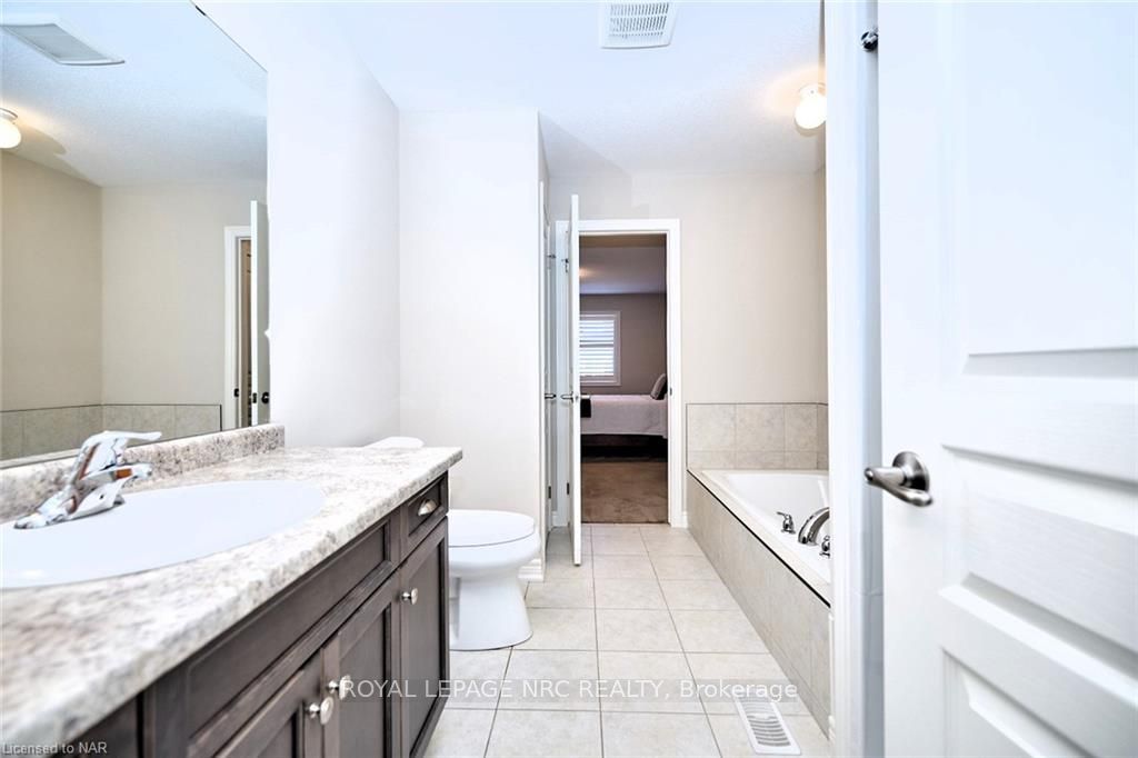 Photo 20 of 133 Roselawn Crescent, Welland, Coyle Creek — HOMEH