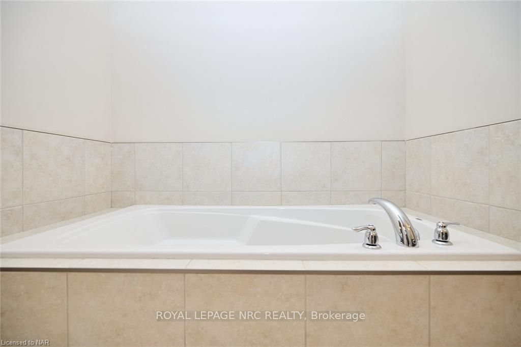 Photo 21 of 133 Roselawn Crescent, Welland, Coyle Creek — HOMEH