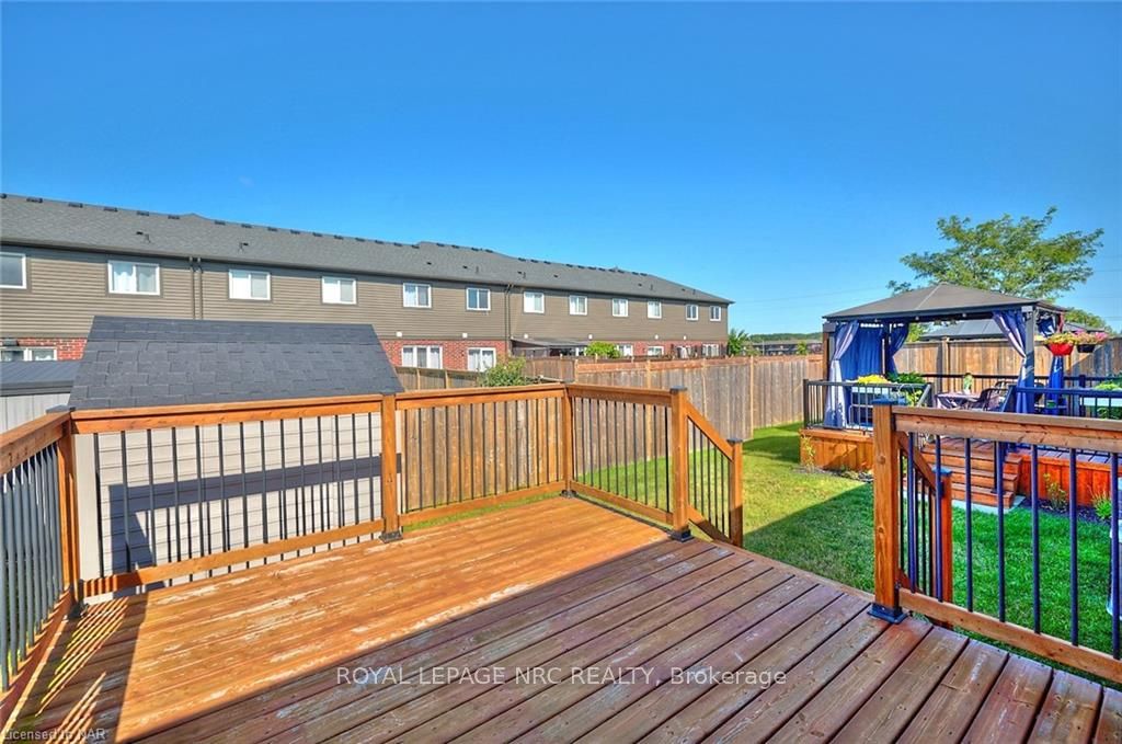 Photo 23 of 133 Roselawn Crescent, Welland, Coyle Creek — HOMEH