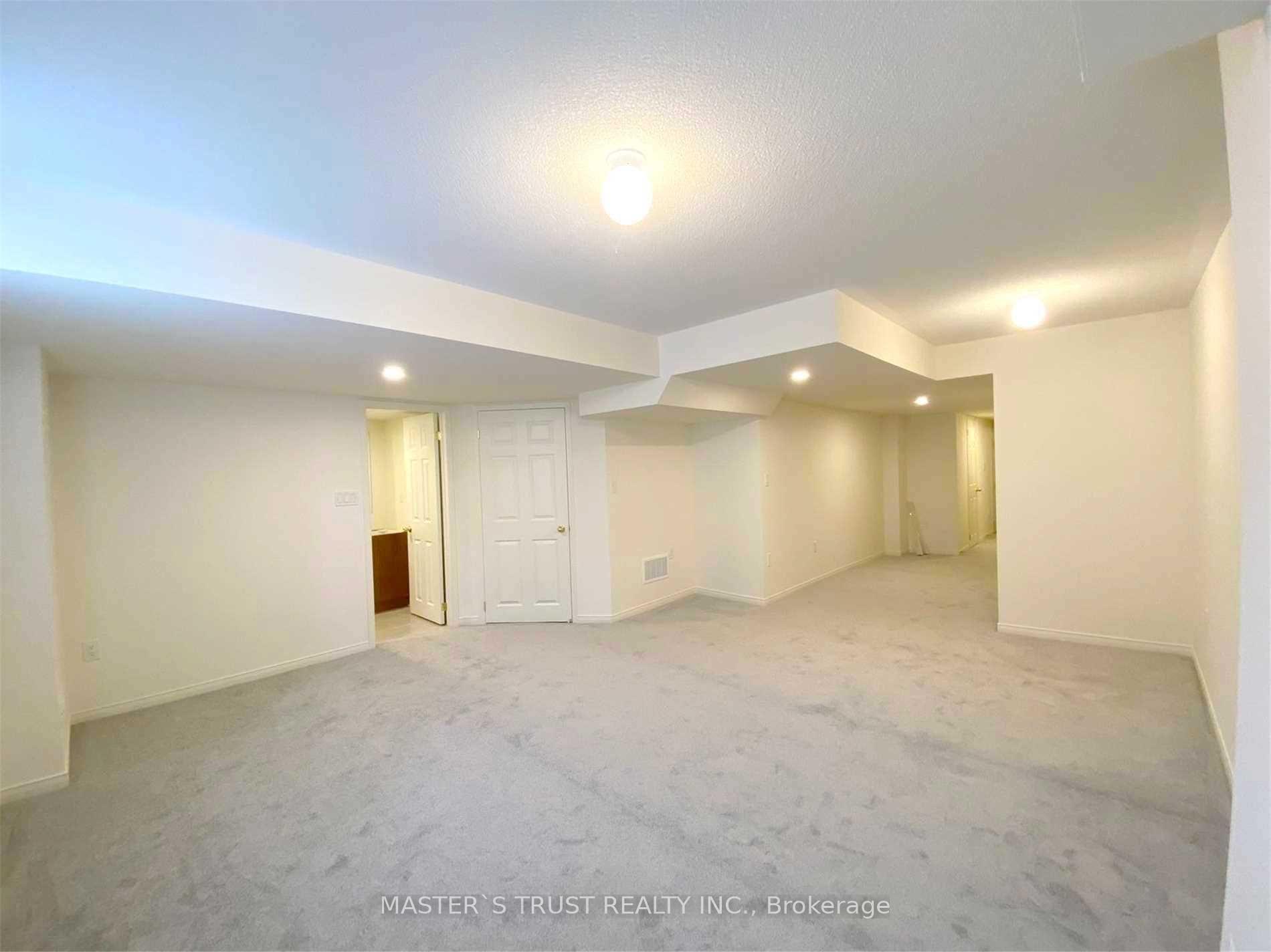 Photo 8 of 126 Ness Drive, Richmond Hill, Rural Richmond Hill — HOMEH