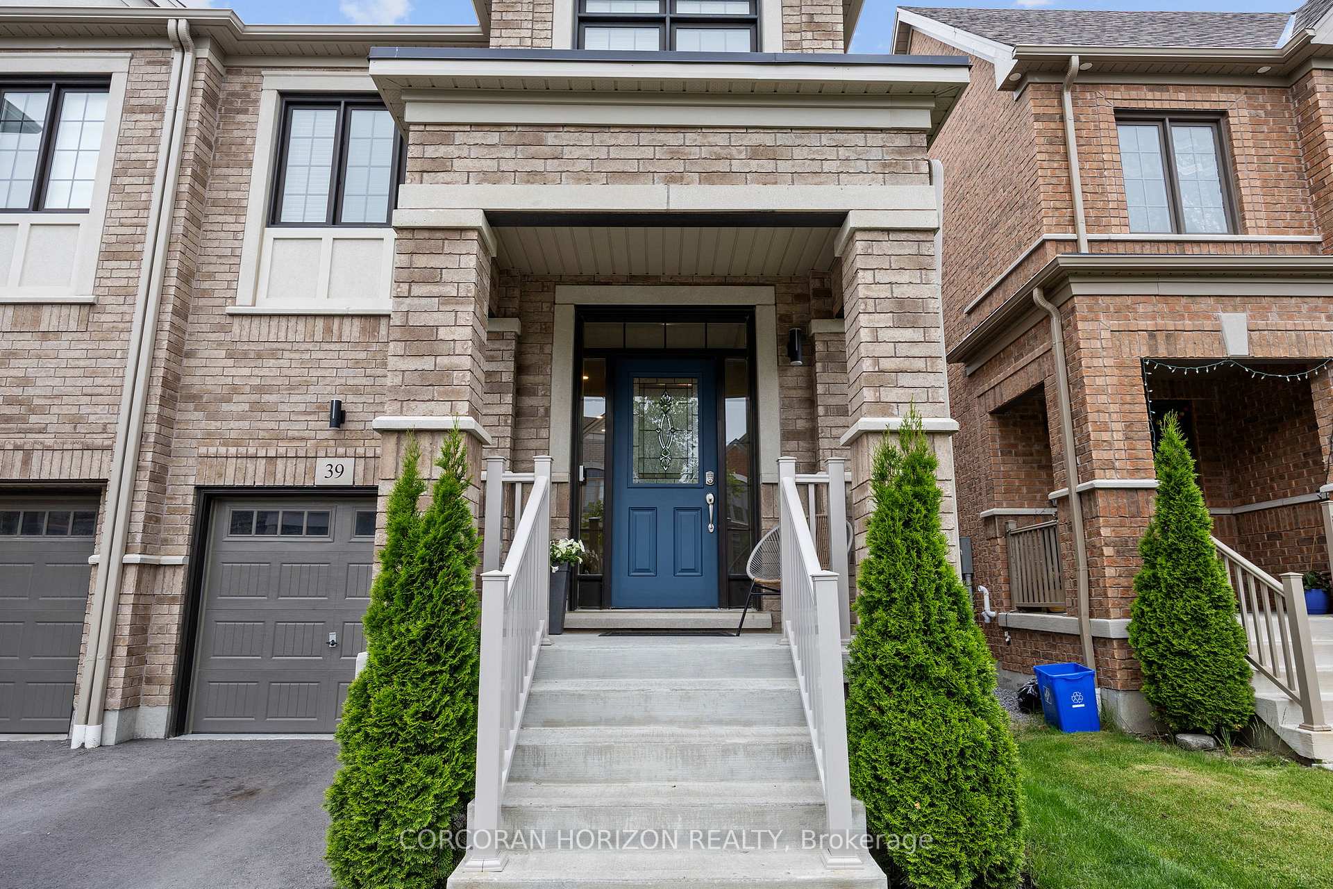 Photo 3 of 39 Louise Crescent, Whitby, Rural Whitby — HOMEH